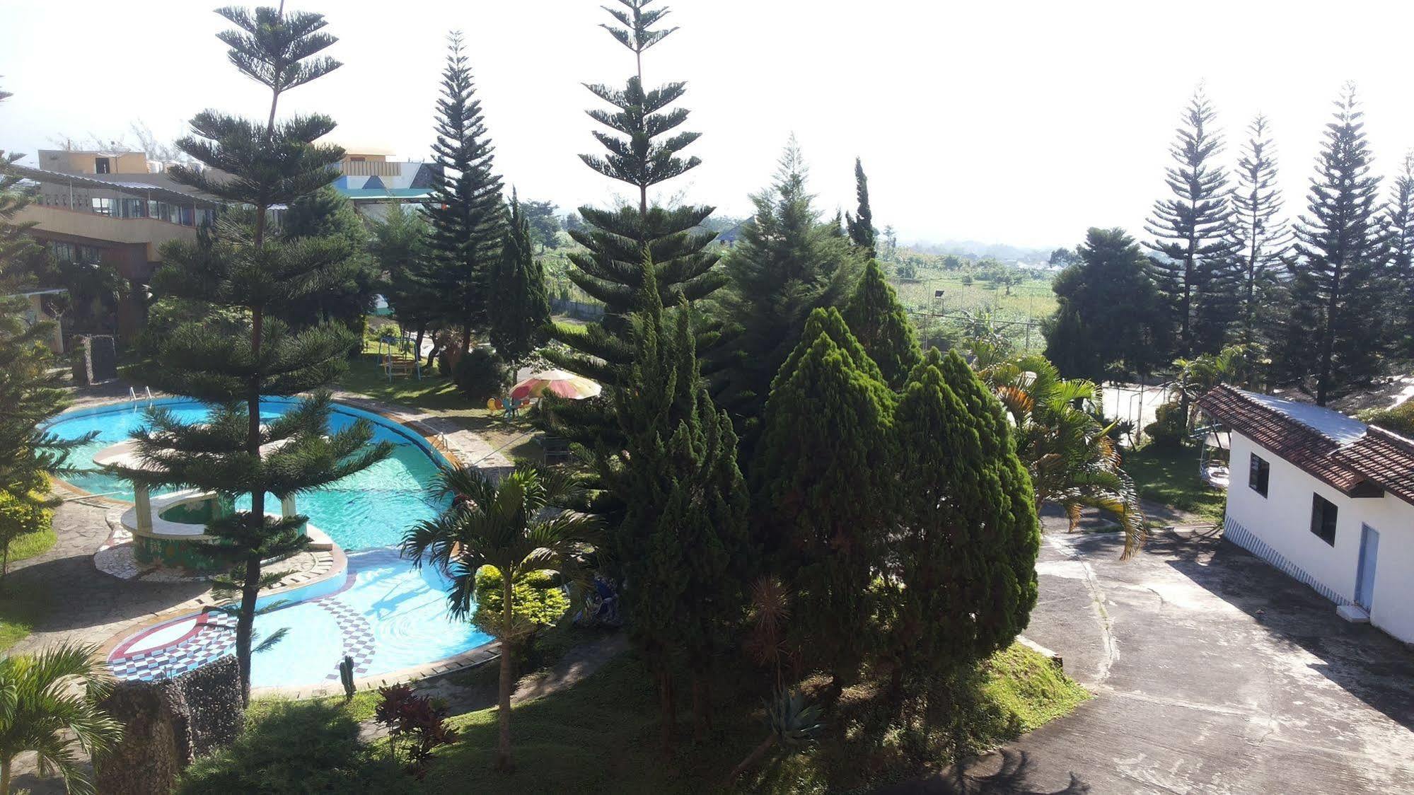 Hotel Surya Indah Batu Malang Exterior foto