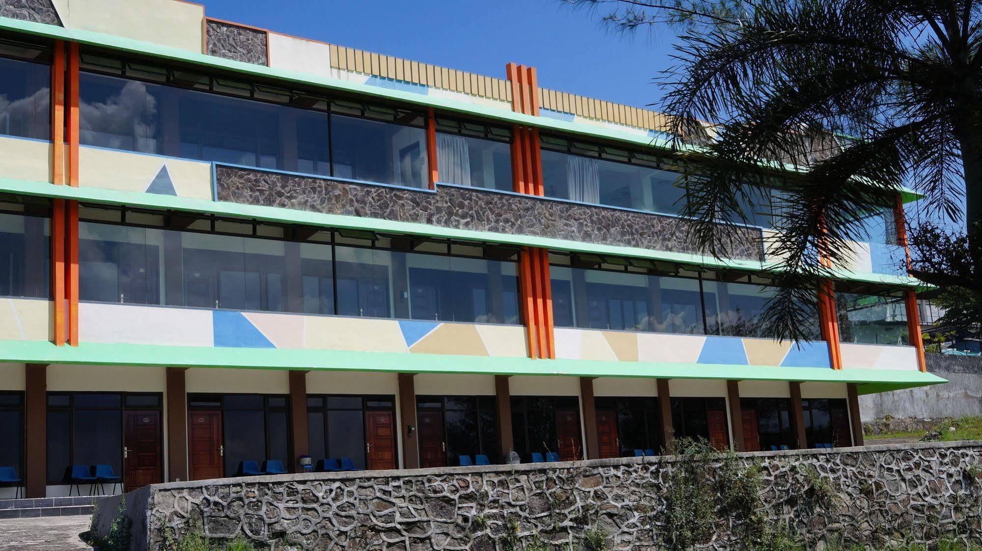 Hotel Surya Indah Batu Malang Exterior foto