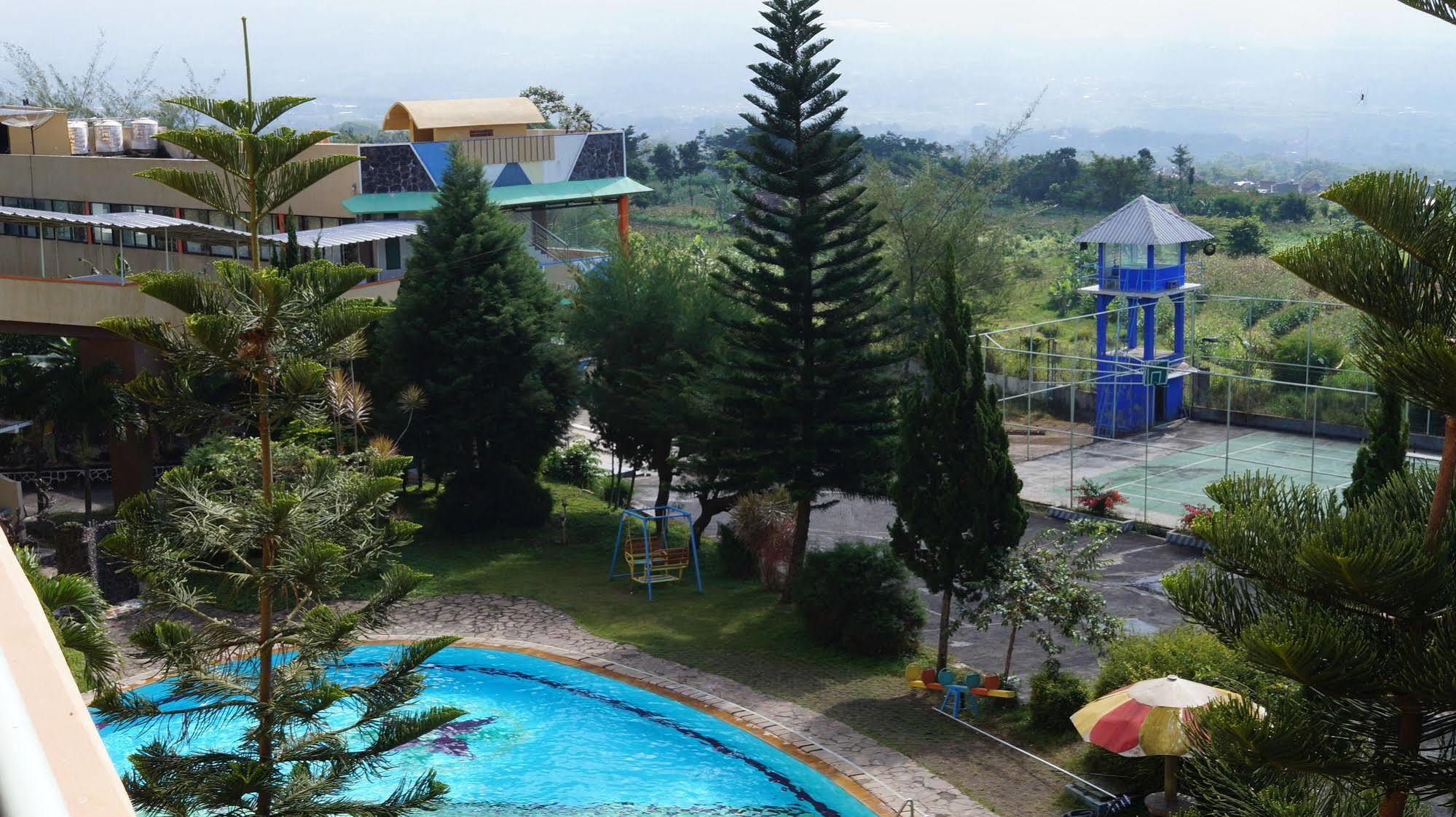 Hotel Surya Indah Batu Malang Exterior foto