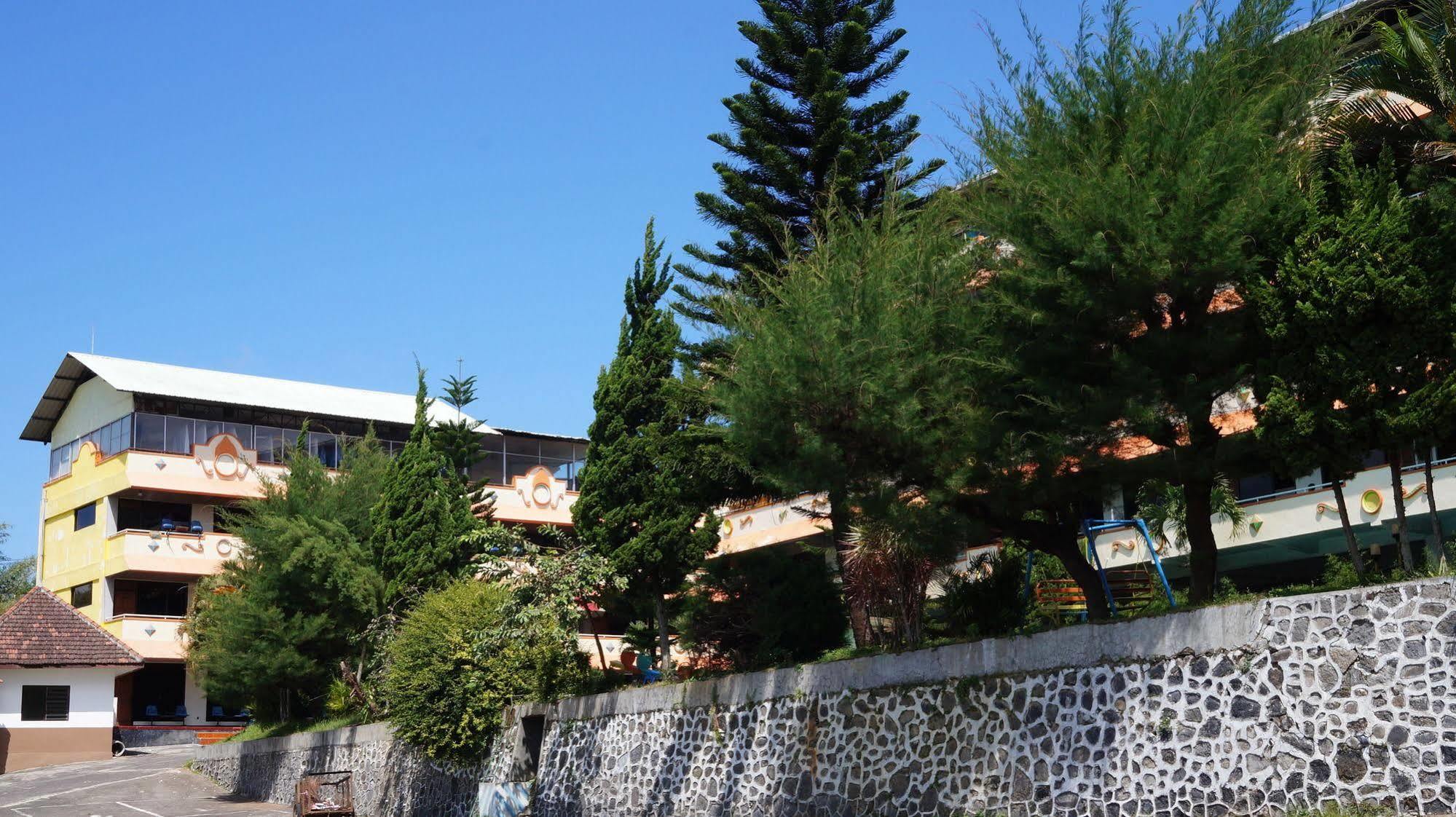 Hotel Surya Indah Batu Malang Exterior foto